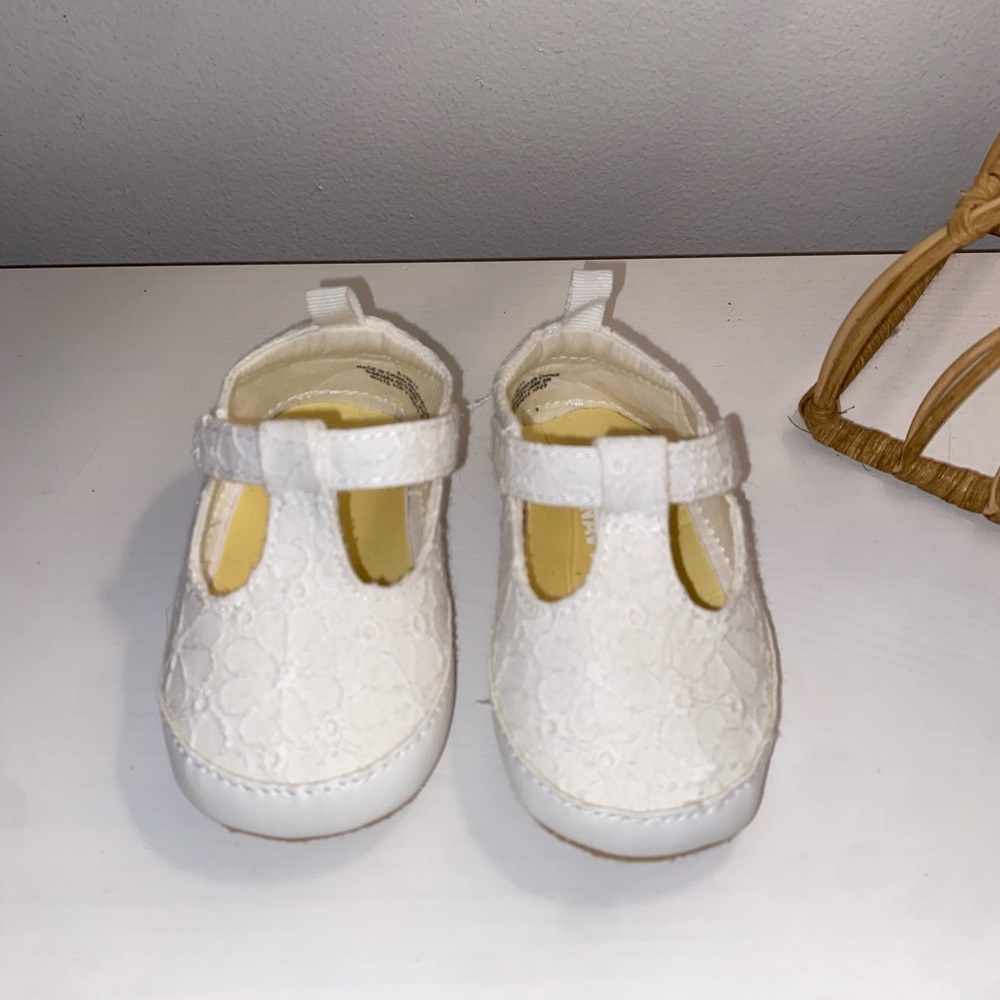 Old Navy White Dress Shoes T-Strap Design